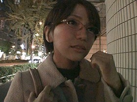 むっつりドエロい理系女子大生ナンパ 黒髪眼鏡の敏感娘に絶頂生中出し4時間　サンプル画像06